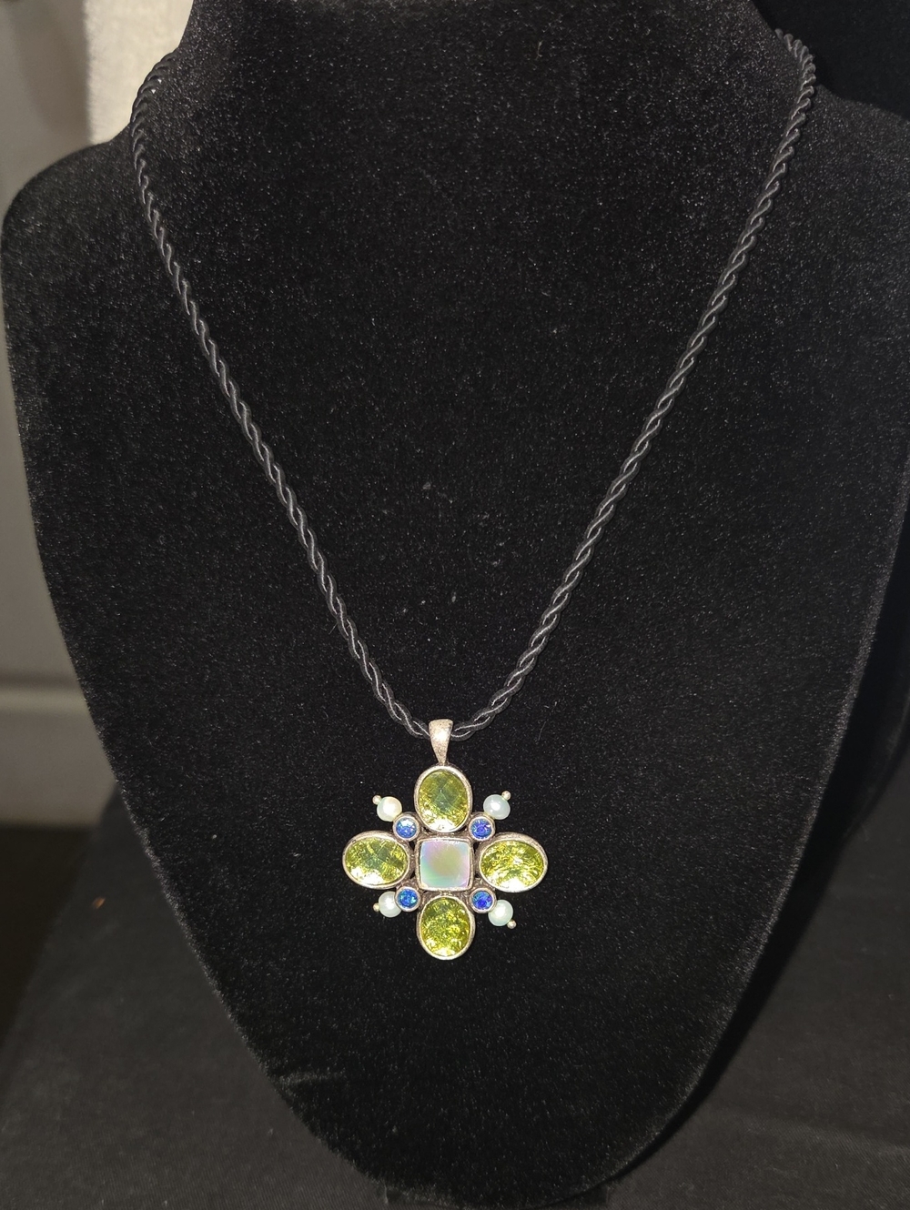 LIA SOPHIA BLOOMATES NECKLACE